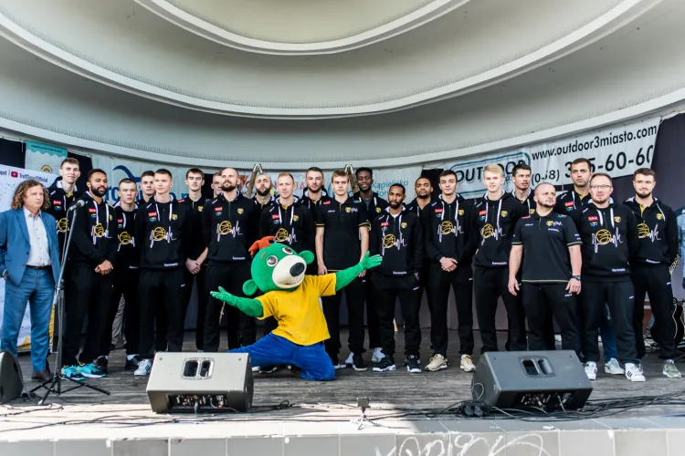 Zespół Trefla Sopot podczas oficjalnej prezentacji przed sezonem 2019/20.