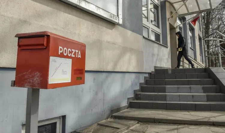 CBA zatrzymało w Gdańsku dwóch mężczyzn w związku z nieprawidłowościami w informatyzacji Poczty Polskiej.