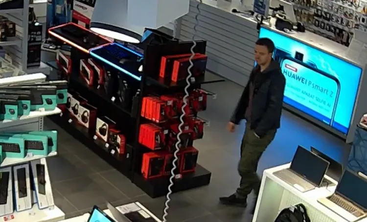 Poszukiwany mężczyzna w związku z kradzieżą laptopa
