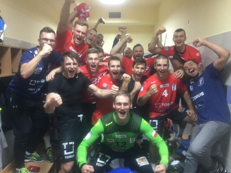 Piłkarze ręczni Torus Wybrzeża Gdańsk po zwycięstwie w Mielcu. 