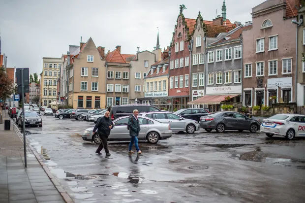 Gdańsk od 2016 r. pracuje nad przygotowaniem gruntownej przebudowy nabrzeża. Rewitalizacja samego Targu Rybnego (o której mówiło się już ponad dekadę temu) będzie mogła zostać przeprowadzona dopiero po jego przebudowie.