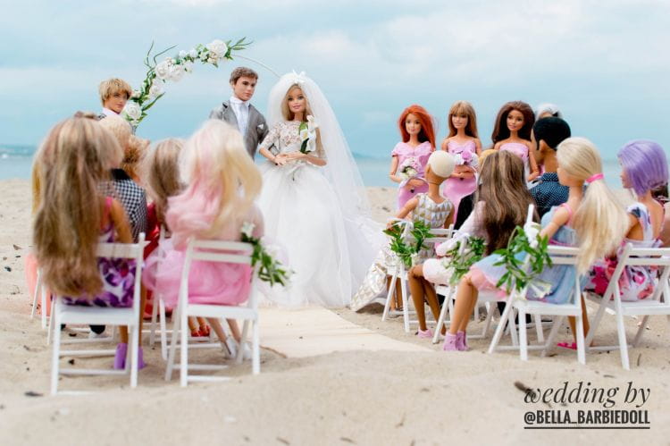 Ślub Iness i Dereka odbył się na plaży w Nowym Porcie. Śledziły go tysiące osób. 