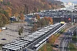 Wszystkie nowe autobusy MAN zaprezentowano na parkingu przy centrum Riviera w Redłowie.