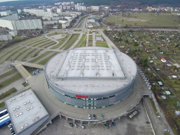 Przez halę Ergo Arena przebiega granica Gdańska i Sopotu.