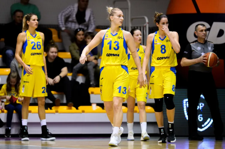 Koszykarki Arki Gdynia wciąż są jedynym niepokonanym zespołem w Energa Basket Lidze Kobiet. W spotkaniu z Widzewem Łódź najwięcej punktów (22) zdobyła Maryja Papowa (nr 13).