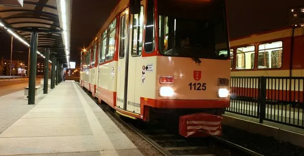 Nocny tramwaj będzie zatrzymywał się na wszystkich przystankach.