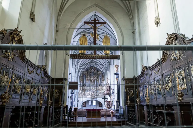 Kościół św. Mikołaja zamknięto w październiku 2018 r. z powodu zagrożenia katastrofą budowlaną, spowodowanego spękaniami sklepień i filaru.

