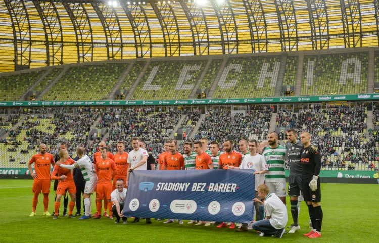 Lechia Gdańsk po ponad pięciu latach przerwy zagra w Pucharze Polski na Stadionie Energa Gdańsk. Mecz z Zagłębiem Lubin o awans do ćwierćfinału odbędzie się między 3 a 5 grudnia. 