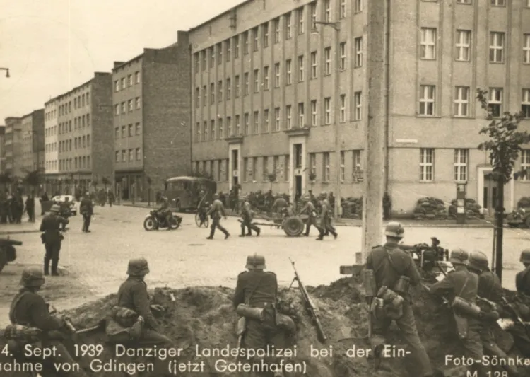 Wkroczenie Niemców do Gdyni, "Foto Sönnke", 14.09.1939 r., Zbiory Muzeum Miasta Gdyni.
