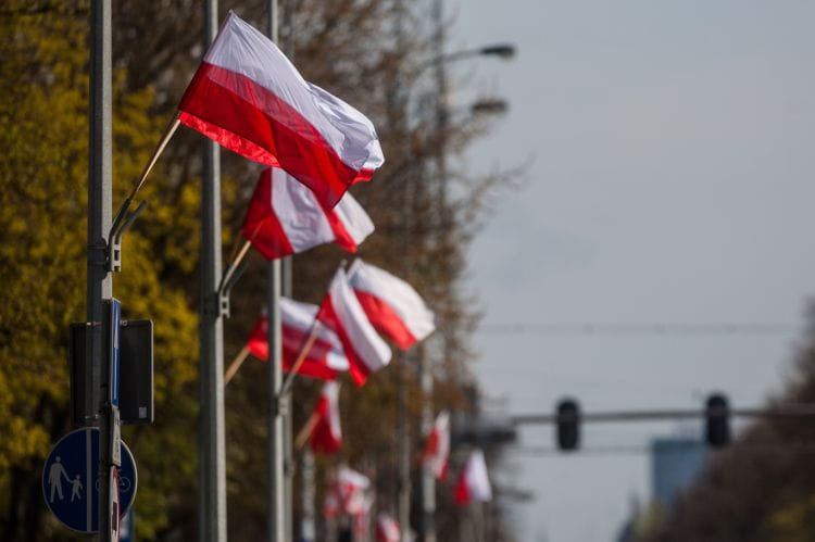 Podczas obchodów rocznicy odzyskania niepodległości w Trójmieście pojawią się tysiące biało-czerwonych flag. 