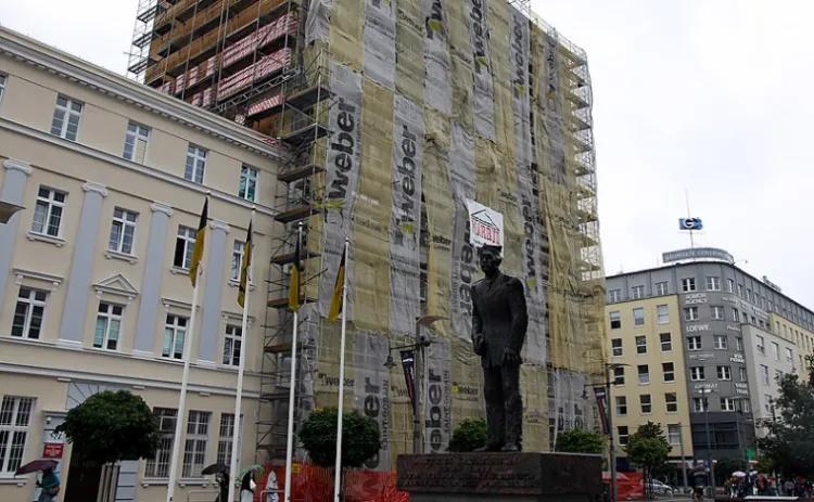 Remont fasady Szpitala Miejskiego to dobra wiadomość dla gdynian. Szpital jest jedną z najbrzydszych budowli w śródmieściu Gdyni.