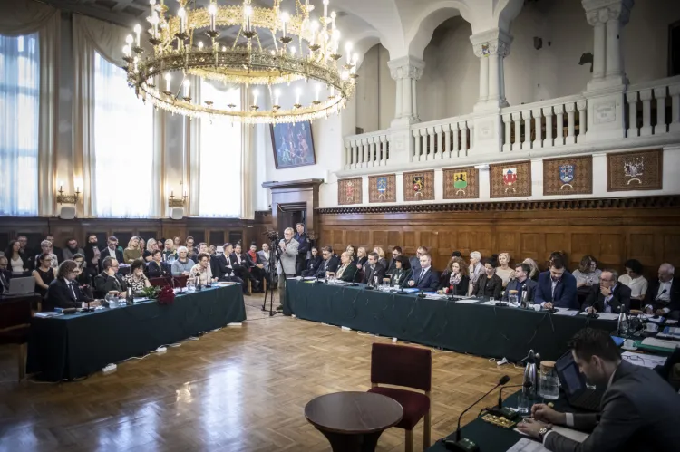W pierwszym roku kadencji w Sopocie odbyło się w sumie 10 sesji Rady Miasta.