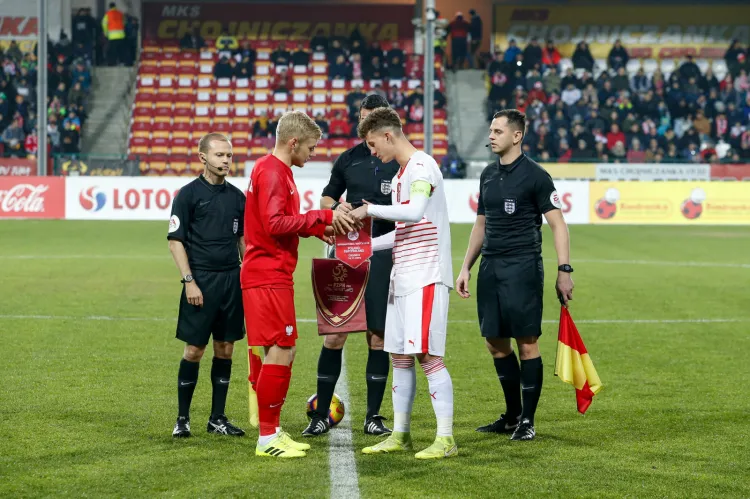 Tomasz Makowski (z lewej) był kapitanem reprezentacji Polski U-20 w wygranym meczu ze Szwajcarią 5:1 w ramach  Elite League. Pomocnik Lechii Gdańsk strzelił gola na 2:0. 