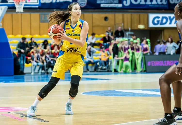 Amalia Rembiszewska spędza średnio 15 minut na boisku w tym sezonie EBLK. Koszykarka Arki zdobywa średnio niespełna 3,7 punktu na mecz.