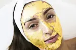 Luksusowy zabieg złotej maski rozświetli i wygładzi zmarszczki