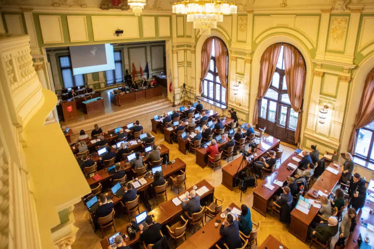 Listopadowa sesja Rady Miasta Gdańska była zdominowana przez temat podwyżek opłat za śmieci