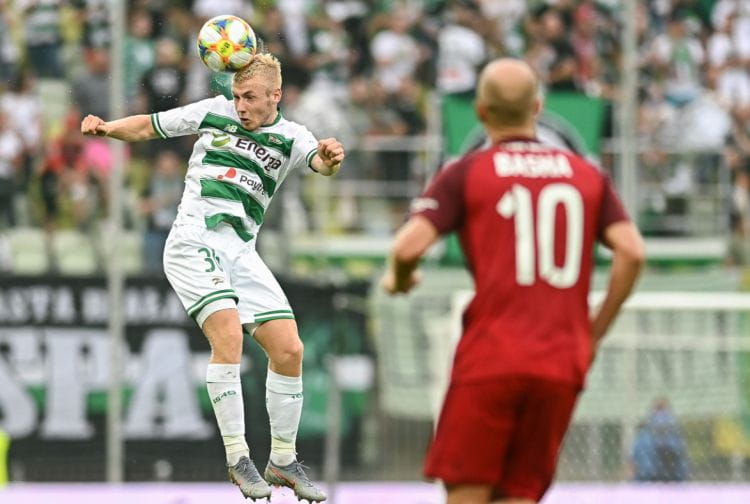Lechia Gdańsk w meczu z Wisłą Kraków wróciła do strategii, która przynosiła sukces w poprzednim sezonie. Jednym z najbardziej chwalonych piłkarzy biało-zielonych był Tomasz Makowski.
