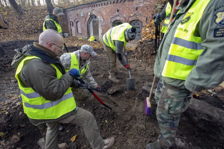 Poszukiwania grobu Nataniela Wolfa trwały latem i jesienią tego roku.