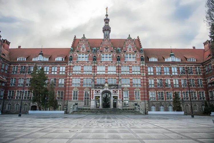 Politechnika Gdańska oraz Gdański Uniwersytet Medyczny znalazły się w ścisłym gronie 10 laureatów programu Ministerstwa Nauki i Szkolnictwa Wyższego "Inicjatywa Doskonałości - Uczelnia Badawcza" (IDUB), zyskując tym samym prestiżowy status uczelni badawczej. 