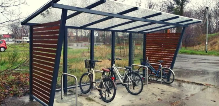 Na terenie miasta ustawiono 65 nowych stojaków dla rowerów i hulajnóg.