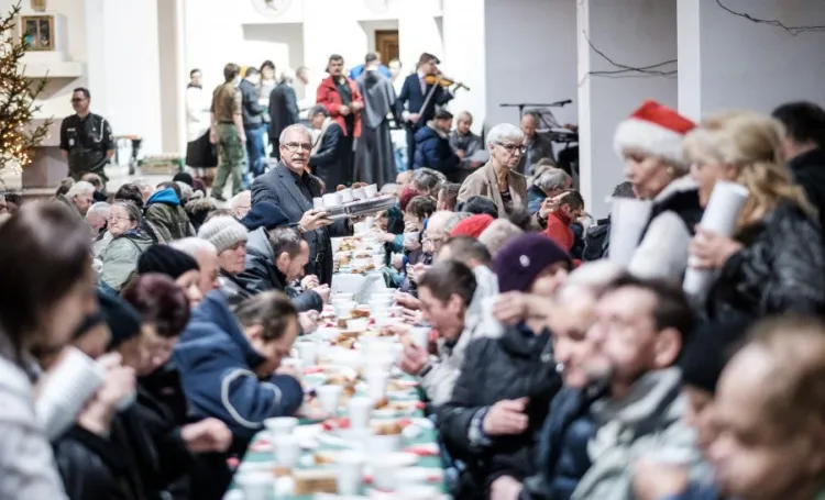 W Gdyni wigilia dla potrzebujących odbywa się co roku w kościele franciszkanów.