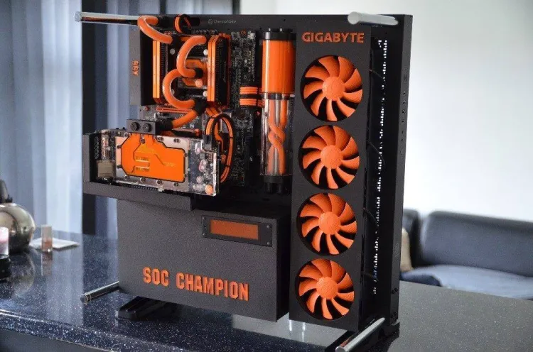 Projekt "SOC Champion" autorstwa Rafała "oizo76" Szymaniaka.