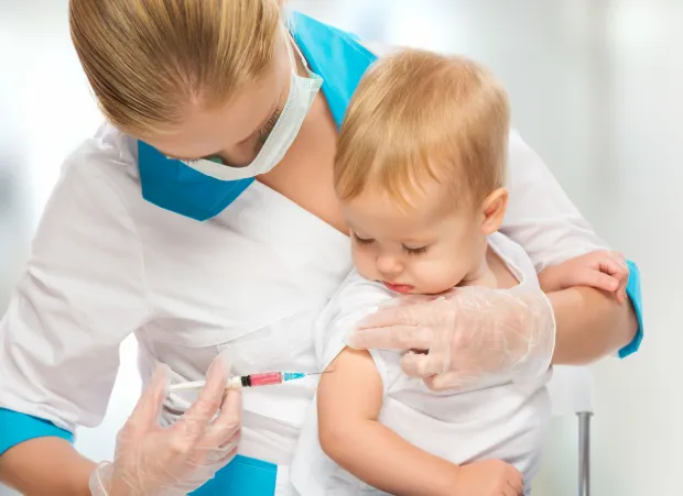 Radni przekonują, że zwiększający się odsetek dzieci nieobjętych obowiązkowym programem szczepień to efekt decyzji rodziców, a nie przeciwwskazań medycznych.