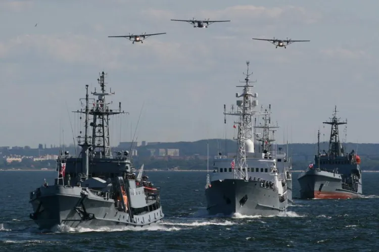 Jednostki 3 Flotylli Okrętów podczas czerwcowej parady morskiej w dniu święta Marynarki Wojennej.