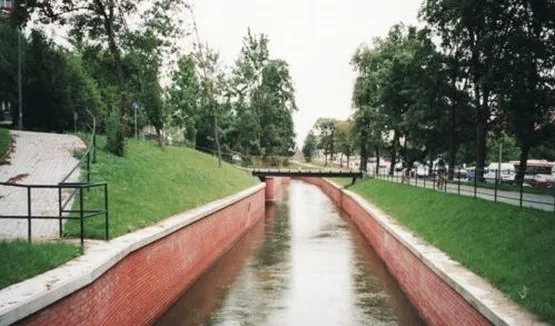 Fragment zmodernizowanego kanału Raduni.