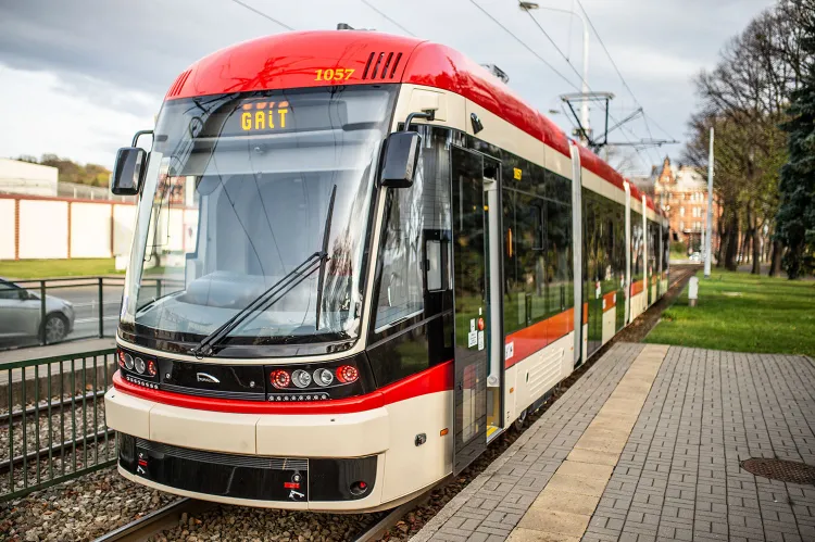 Za opóźnienia w dostawie tramwajów GAiT nałożył dotychczas na Pesę kary w wysokości 9,2 mln zł.
