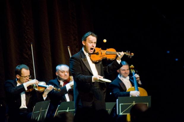 Grupa MoCarta zagra na III Balu Gdańskim w Filharmonii Bałtyckiej.