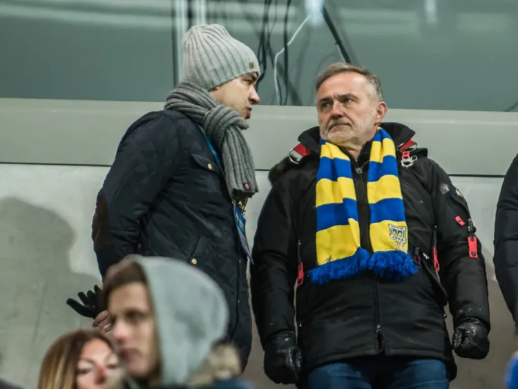 Prezydent Gdyni wstrzymał finansowanie z miejskiej kasy dla Arki Gdynia i wezwał do zbilansowania budżetu piłkarskiej spółki. Na zdjęciu Wojciech Szczurek i Dariusz Schwarz, który zrezygnował z funkcji prokurenta klubu.