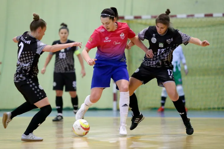 Futsalistki AZS UG mimo problemów z kontuzjami, liczą na kolejny awans do play-off ekstraligi.