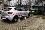 Złodziej zostawił auto podparte na cegłach. Zniknęły cztery koła.