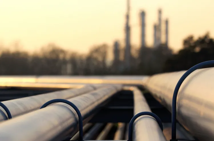 Polskie koncerny naftowe czekają na rekompensaty za zanieczyszczoną ropę naftową. 
