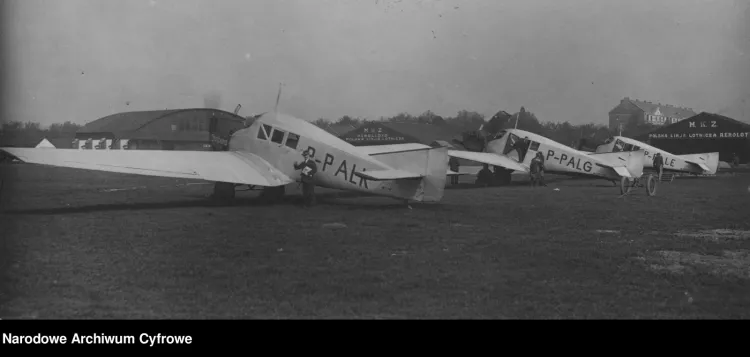 Samoloty typu Junkers F13 należące do Polskiej Linii Lotniczej "Aerolloyd", pierwszej polskiej regularnej linii lotniczej.
