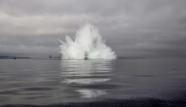 Zdjęcie z detonacji miny morskiej w Zatoce Gdańskiej w styczniu 2016 roku.