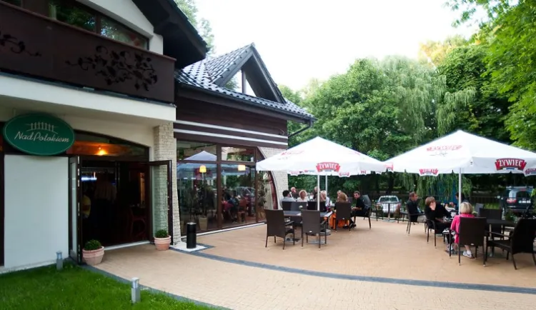 Restauracja Nad Potokiem znajduje się przy nadmorskich alejkach w Jelitkowie.