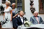 Po ślubie radny Lech Kaźmierczyk (w środku) przyjął nazwisko żony, więc teraz nazywa się tak samo jak teść Lech Wałęsa.