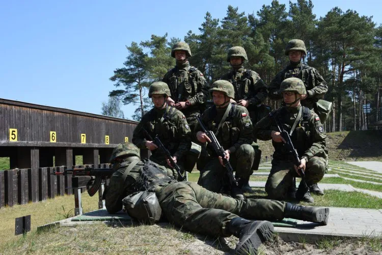 Studenci biorący udział w programie Legii Akademickiej mogą dzięki niemu poznać realia funkcjonowania polskich sił zbrojnych.