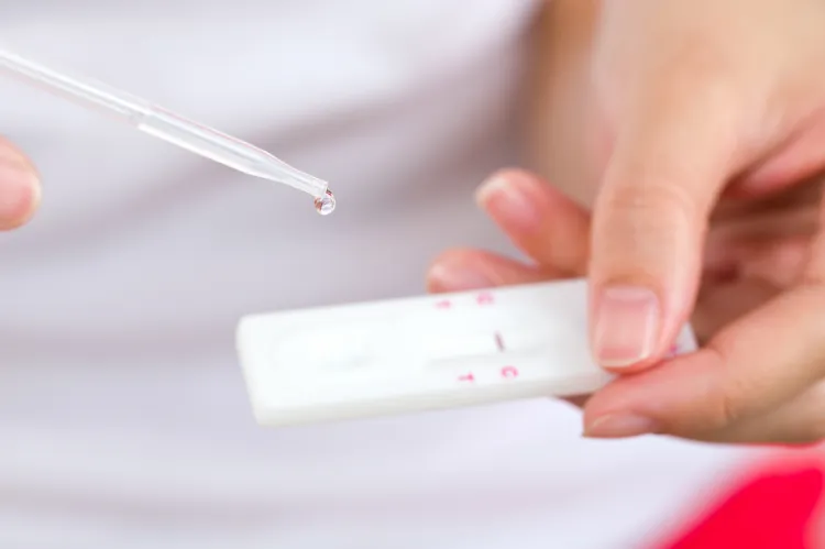 Największą popularnością cieszą się testy ciążowe, ale oferta aptecznych testów, które można samemu wykonać w domu, jest znacznie bardziej bogata. 