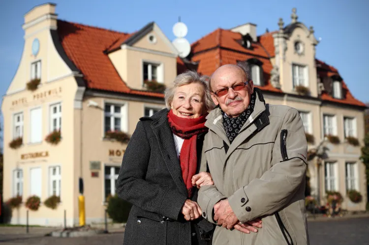 Jerzy Kiszkis i Halina Winiarska to małżeństwo wybitnych aktorów, od lat związanych z gdańską sceną teatralną. 