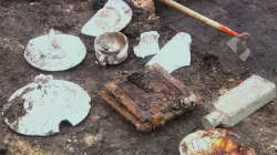Obecnie archeolodzy znajdują głównie resztki naczyń kuchennych i złom który został po pożarze z  czasów II wojny.