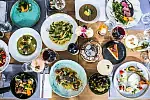 Weekendowy spacer najlepiej połączyć z pysznym obiadem w restauracji.