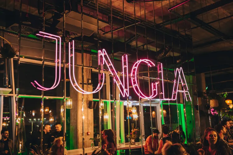 W piątek odbyło się otwarcie nowego koktajl baru Jungla. Na wydarzenie obowiązywały zaproszenia.