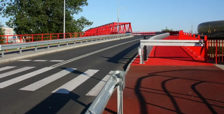 Zdaniem urzędników zagrodzona część wiaduktu to nie droga rowerowa, a przyszłościowo zaplanowany punkt widokowy z dopuszczonym ruchem pieszych lub/i rowerów.