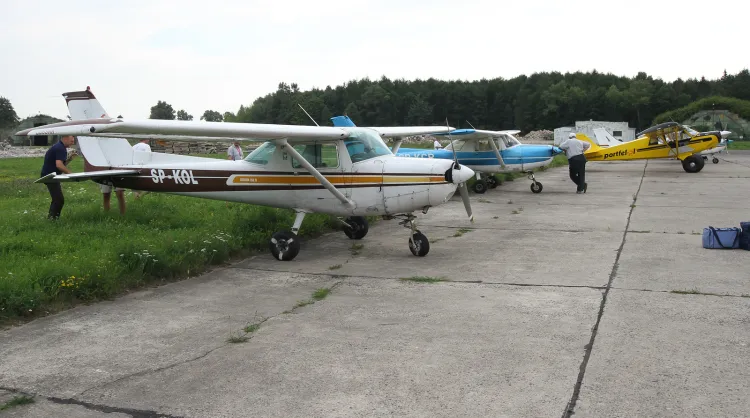 Samoloty uczestników Rajdu Morskiego na lotnisku w Babich Dołach.