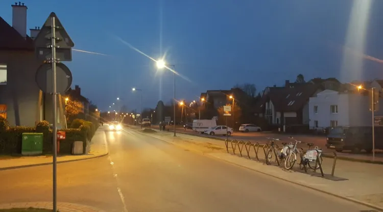 Po montażu latarni w kwietniu 2019 roku ulica Starodworcowa stała się bezpieczniejsza dla pieszych.