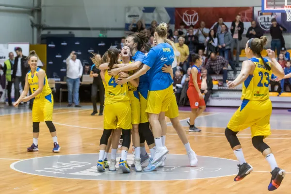 20 zwycięstw i ani jednej porażki to wynik, dzięki którym koszykarki Arki Gdynia zostały mistrzem sezonu zasadniczego Energa Basket Ligi Kobiet.