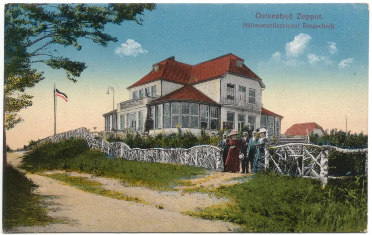 Obiegowa pocztówka z 1917 roku przedstawia budynek restauracji Bergschloss w Sopocie. Widokówka znajduje się w zbiorach Muzeum Sopotu. 